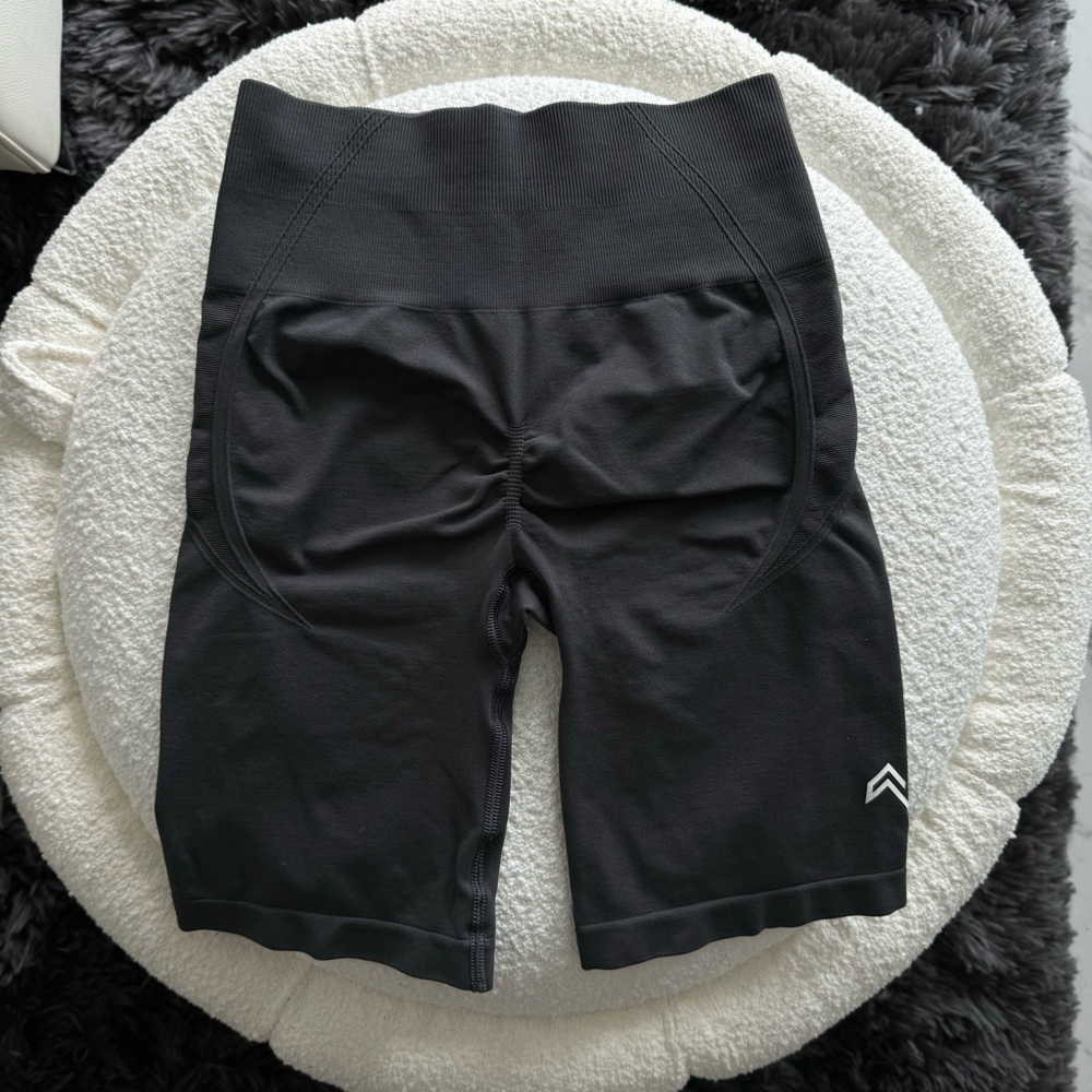 Oner Active Women's High-Waist Charcoal Gray Athletic Bike Shorts - Picture 7 of 7